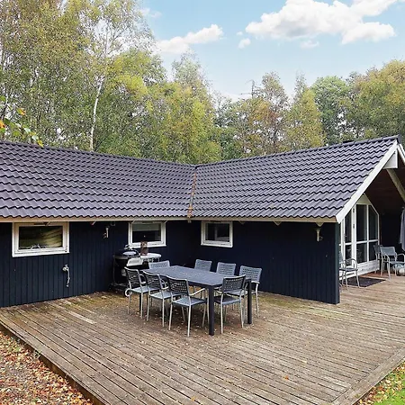Four-bedroom In Vaeggerlose 8 *