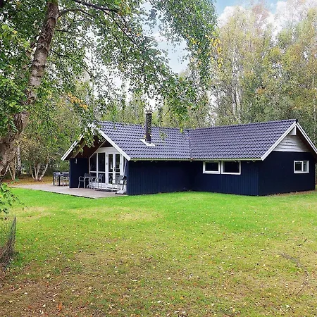 度假居 Four-bedroom In Vaeggerlose 8 Bøtø By